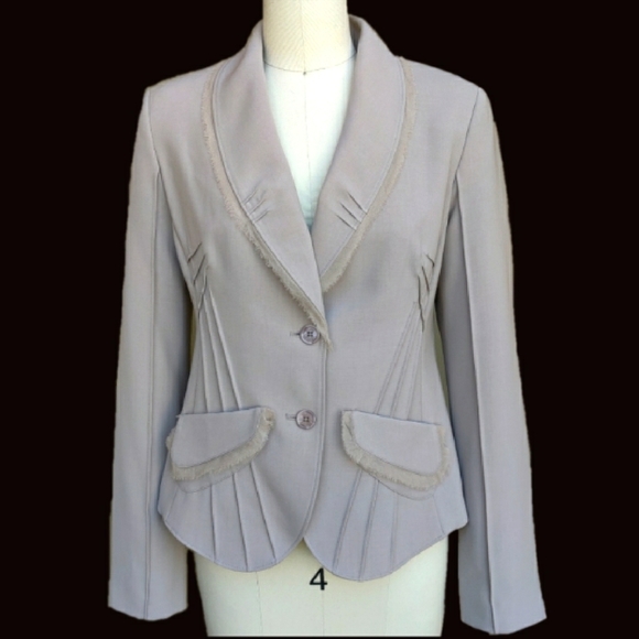 Yansi Fugal Ruffle Detailed Women's Blazer 4 - Picture 9 of 9